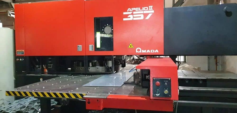 Máy đột dập CNC
